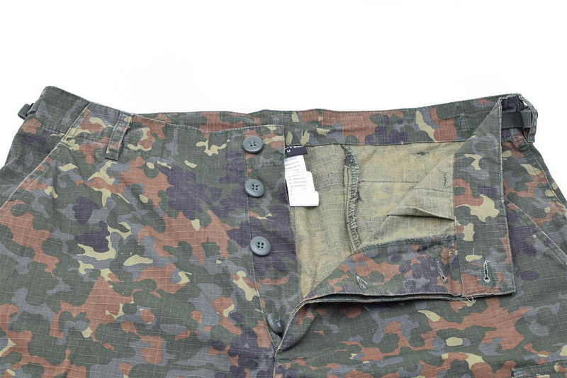 Vorgewaschene Flecktarn-Camouflage-Ripstop-Feldshorts der Marke Mil-Tec im US-Militärstil