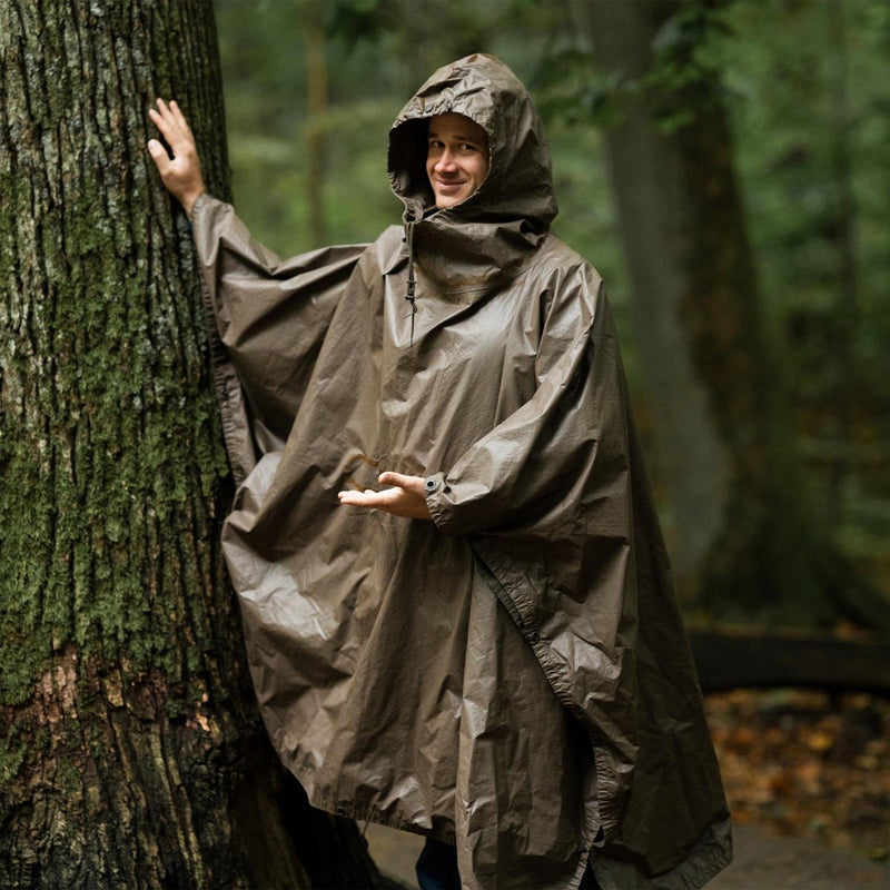 Bundeswehr Regenponcho mit Kapuze und wasserdichtem Olivgrün