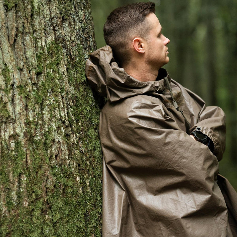 Bundeswehr Regenponcho mit Kapuze und wasserdichtem Olivgrün