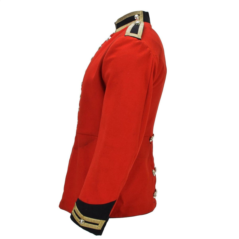 Original britische Militärjacke im Tunika-Stil aus Wolle, massiv rot-goldene Knöpfe