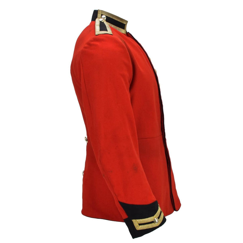 Original britische Militärjacke im Tunika-Stil aus Wolle, massiv rot-goldene Knöpfe