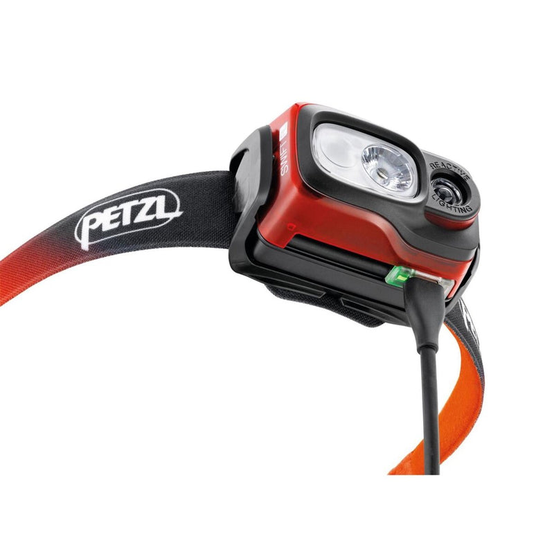 PETZL Swift RL Stirnlampe, 1100 Lumen, wiederaufladbar, wasserabweisend, orange