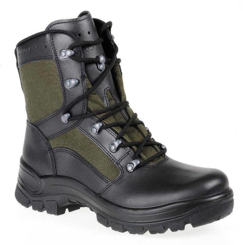 breathable hiking boots